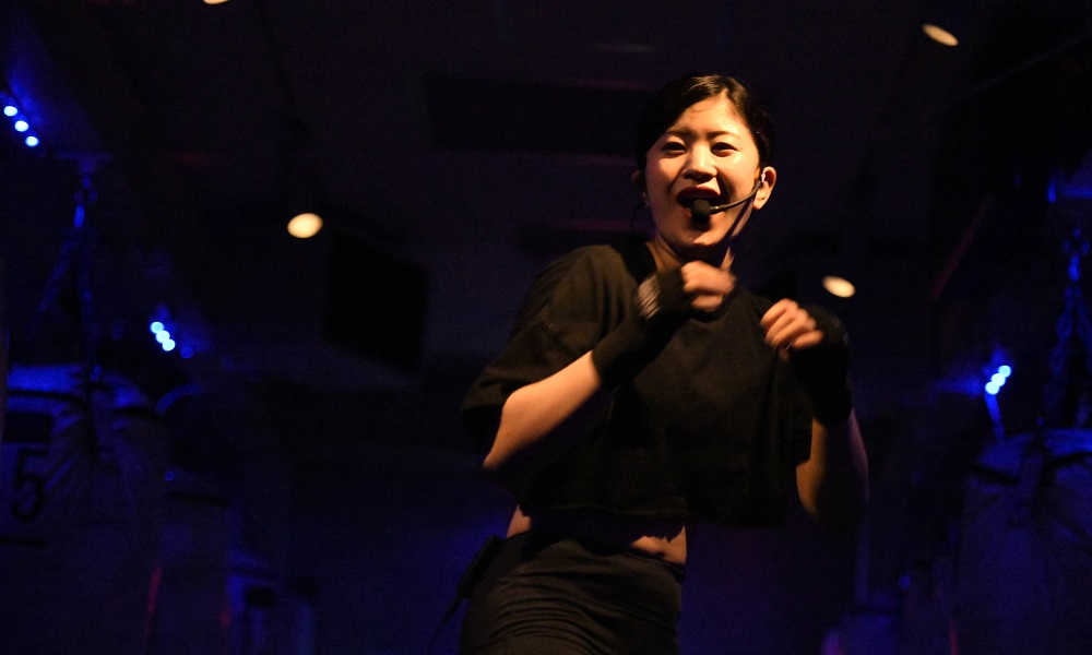 b-monsterパフォーマーの横顔kana