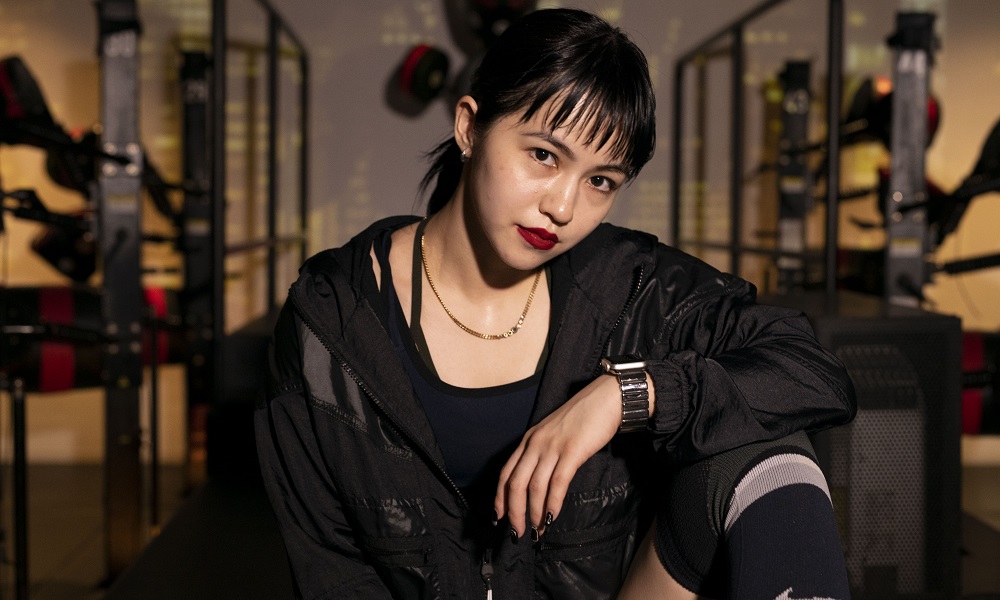 b-monsterパフォーマーの横顔REI