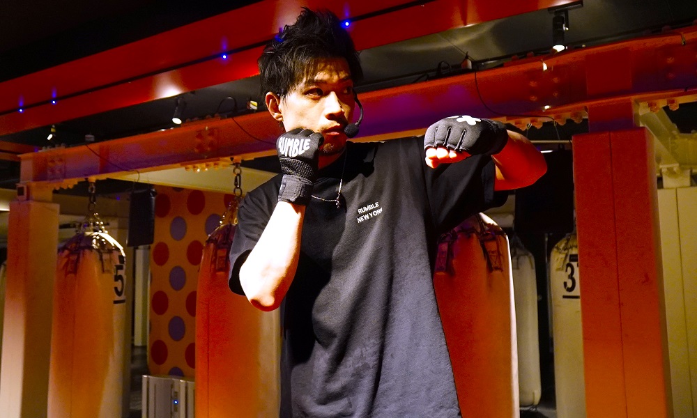 b-monsterパフォーマーの横顔yuuhi